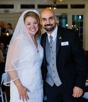 the riverview wedding couple last dance